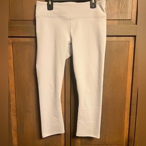 Fabletics Capri leggings - light gray - like new!